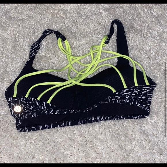 Lululemon Free to be Bra - Picture 2 of 3